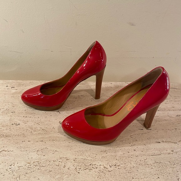 Michael Kors Platform Pumps. 6.5 - Picture 4 of 7